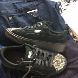 Puma  Size 8.5 Black with silver glitter toe